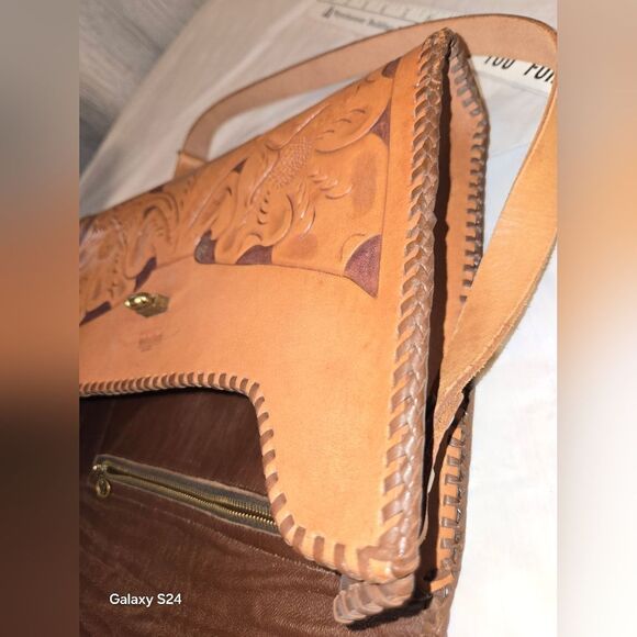 Vintage tooled leather Med. bag 9" - Picture 13 of 16